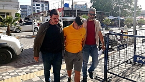 EZİNE'DE KUYUMCUDAN KAÇAN HIRSIZLIK ŞÜPHELİSİ TAKSİDE YAKALANDI!