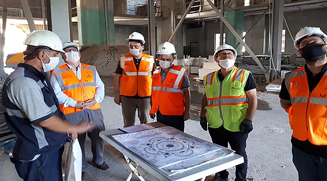 VALİ AKTAŞ, 18 MART İÇDAŞ ULU CAMİİ'NDE DEVAM EDEN ÇALIŞMALARI YERİNDE İNCELEDİ