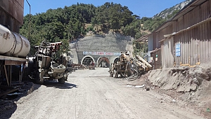 VALİ AKTAŞ, AYVACIK -KÜÇÜKKUYU TÜNELLERİNDE İNCELEMELERDE BULUNDU