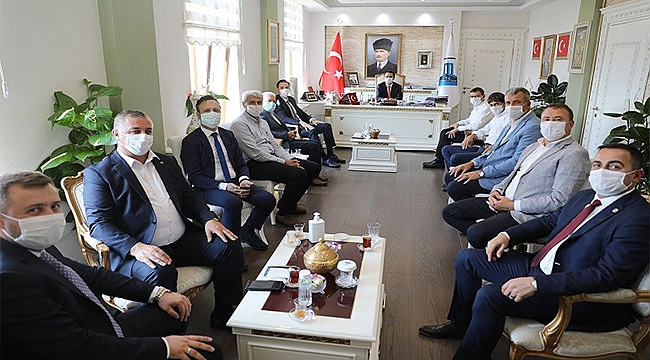 AK PARTİ'Lİ BELEDİYE BAŞKANLARINDAN VALİ AKTAŞ'A HAYIRLI OLSUN ZİYARETİ