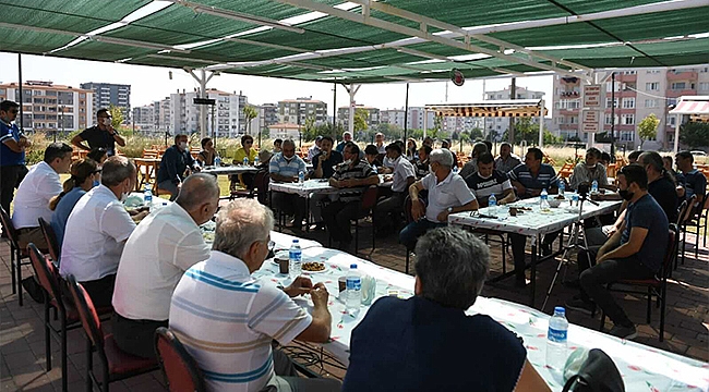 BAŞKAN GÖKHAN ESENLER MAHALLESİ'DEKİ APARTMAN GÖREVLİLERİ İLE BİR ARAYA GELDİ