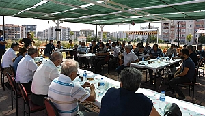 BAŞKAN GÖKHAN ESENLER MAHALLESİ'DEKİ APARTMAN GÖREVLİLERİ İLE BİR ARAYA GELDİ