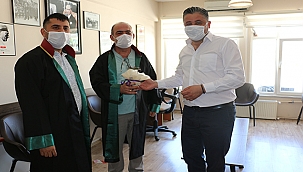 BAŞKAN UYGUN, HUKUKÇULARI KUTLADI