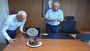 BAŞKAN YARDIMCISI ALİ SÜRÜCÜ'YE PASTALI VEDA