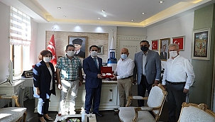 ÇANAKKALE KIZILAY ŞUBE BAŞKANLIĞI YÖNETİM KURULUNDAN, VALİ AKTAŞ' A ZİYARET