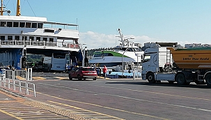 DENİZ OTOBÜSÜ YOĞUNLUĞU YAŞANIYOR