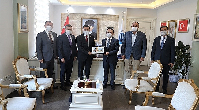 EZİNE GIDA İHTİSAS ORGANİZE SANAYİ BÖLGESİ YÖNETİMİNDEN VALİ AKTAŞ'A ZİYARET