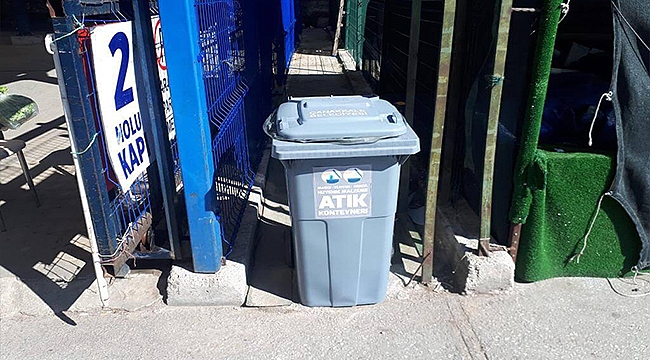 MASKE VE ELDİVENLERİMİZİ ATIK KUTULARINA ATALIM!