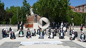 SICAK HAVAYA ALDIRMADAN ADALET İÇİN OTURDULAR