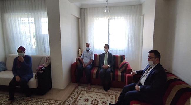 VALİ AKTAŞ, ŞEHİT GÖKHAN ÖZKAN'IN AİLESİNİ ZİYARET ETTİ