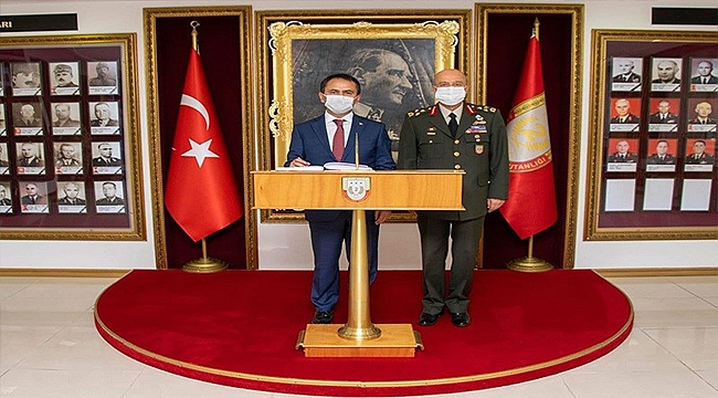 VALİ AKTAŞ'TAN, 15 TEMMUZ'DA KORGENERAL ZEKAİ AKSAKALLI'YA ZİYARET