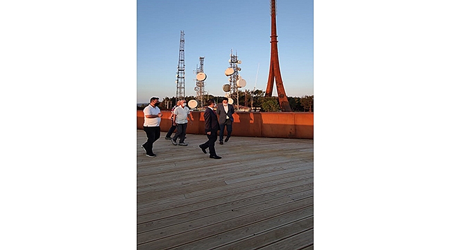 VALİ AKTAŞ, VERİCİ KULESİ İNŞAAT ALANINDA İNCELEMELERDE BULUNDU