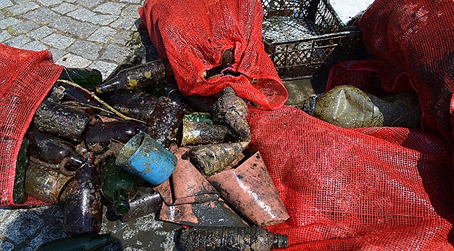 YAT LİMANINDA DENİZ TEMİZLİĞİ GERÇEKLEŞTİRİLDİ