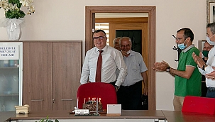 BAŞKAN ARSLAN'A SÜRPRİZ KUTLAMA