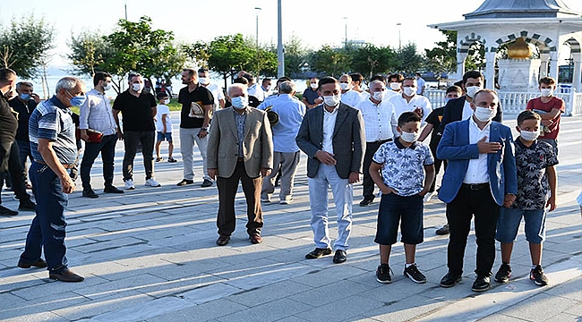 UZAKTAN BAYRAMLAŞTI