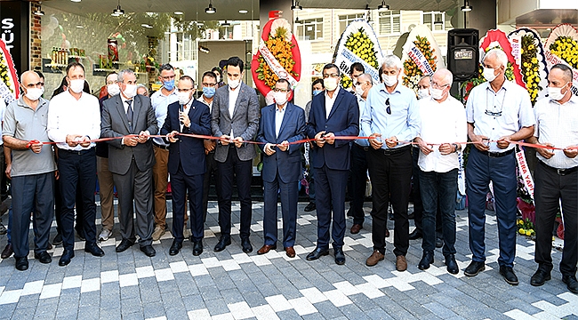 "YUNANİSTAN TEHLİKELİ SULARDA YÜZÜYOR"