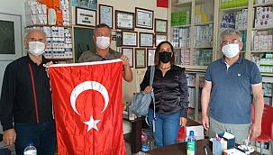 ESNAFLARA TÜRK BAYRAĞI