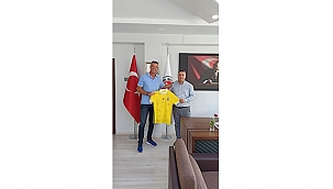 SADETTİN SARAN'DAN AYVACIK BELEDİYESİ'NE ZİYARET