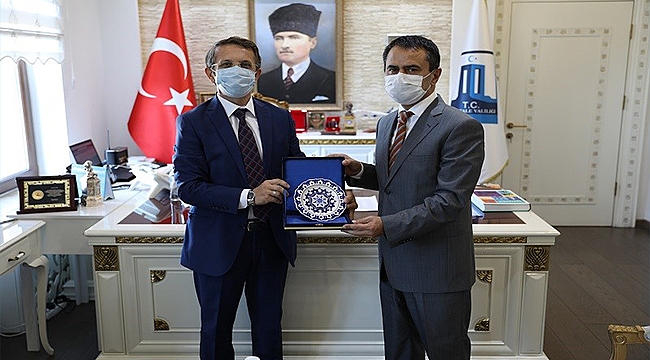 VALİ AKTAŞ, ÇOMÜ İLETİŞİM FAKÜLTESİ DEKANI PROF. DR. METİN KASIM'I KABUL ETTİ