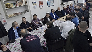 BAŞKAN ERDOĞAN ESNAF VE VATANDAŞLARLA ÇAY SOHBETİNDE BULUŞTU