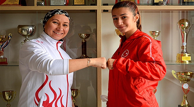 SPOR BİLİMLERİ FAKÜLTESİNDE ANNE KIZ EĞİTİM GÖRECEKLER