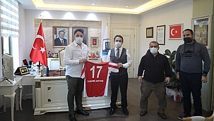 17 GENÇLİK TARAFTARLAR DERNEĞİ, VALİ AKTAŞ'I ZİYARET ETTİ