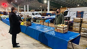 BAŞKAN ÖZ, 04:00'TE FIRINCILARI 06:30'DA PAZARCILARI ZİYARET ETTİ
