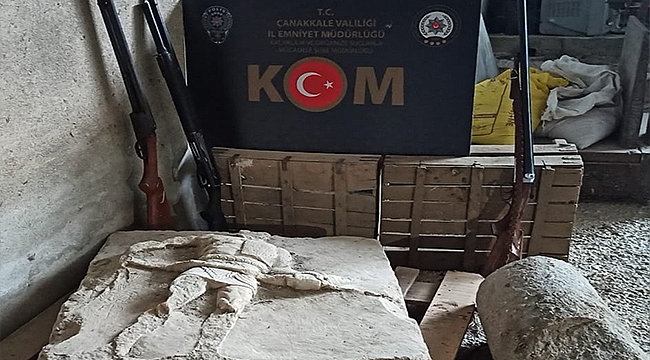 KAÇAKÇILIK OPERASYONUNDA GLADYATÖR MERMER STELİ BULUNDU!