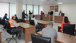 LAPSEKİ BELEDİYESİ'NDE İŞÇİLERİN YÜZÜNÜ GÜLDÜREN SÖZLEŞME