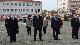 ÇANAKKALE'DE İSTİKLAL MARŞI YANKILANDI