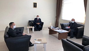 VALİ AKTAŞ, ÇOMÜ SAĞLIK UYGULAMA VE ARAŞTIRMA HASTANESİ BAŞHEKİMLİĞİNİ ZİYARET ETTİ