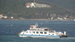 FERİBOT SEFERLERİNE FIRTINA ENGELİ!