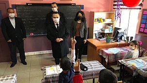 VALİ AKTAŞ KAYADERE KÖYÜ'NDE İLKOKUL ÖĞRENCİLERİNİ ZİYARET ETTİ