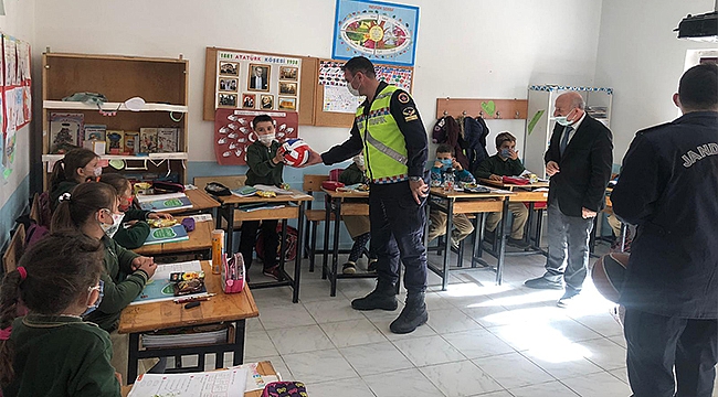 "ÇOCUKLARIN GÜLEN YÜZÜ JANDARMA!"