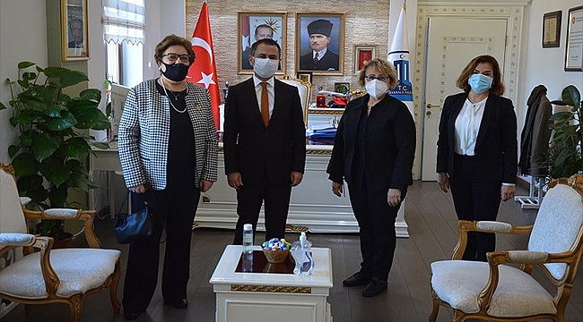 TÜRK ANNELER DERNEĞİ ÇANAKKALE ŞUBE YÖNETİMİNDEN VALİ AKTAŞ'A ZİYARET