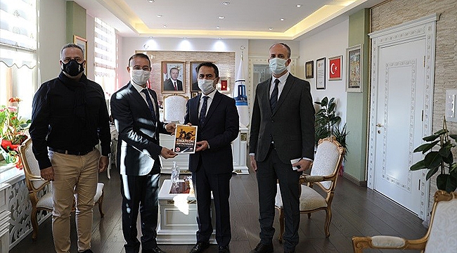 TÜRKİYE TRİATLON FEDERASYONU BAŞKANI BAYRAM YALÇINKAYA, VALİ AKTAŞ'I ZİYARET ETTİ