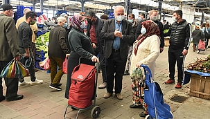 BAŞKAN GÖKHAN PAZAR ALANINI DENETLEDİ