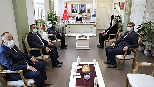 ÇANAKKALE İMAM HATİPLİLER DERNEK YÖNETİMİ VALİ AKTAŞ'I ZİYARET ETTİ