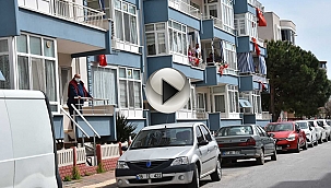 ÇANAKKALE SOKAKLARINDA 23 NİSAN ŞARKILARI YANKILANDI