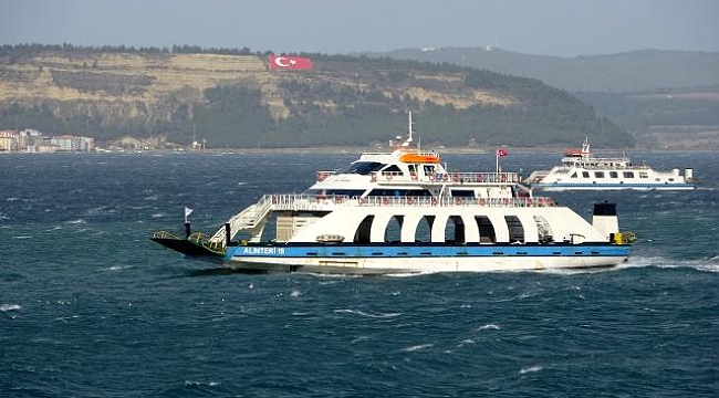 FERİBOT SEFERLERİNE FIRTINA ENGELİ! 
