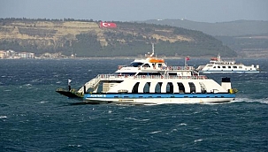FERİBOT SEFERLERİNE FIRTINA ENGELİ! 