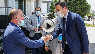 SAĞLIKÇILARI YALNIZ BIRAKMADI