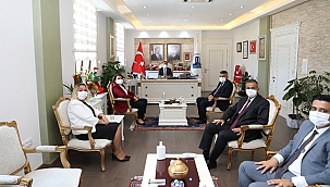 ZİRAAT BANKASI BALIKESİR BÖLGE MÜDÜRÜ CANAY DEMİRBEL, VALİ AKTAŞ' I ZİYARET ETTİ