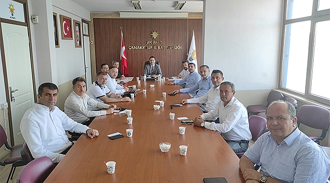 AK PARTİ İL BAŞKANI MAKAS, İLÇE BAŞKANLARIYLA İSTİŞARE TOPLANTISI GERÇEKLEŞTİRDİ