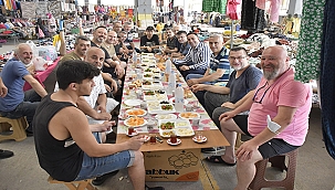 BAŞKAN ERDOĞAN, PAZARCI ESNAFIYLA BULUŞTU