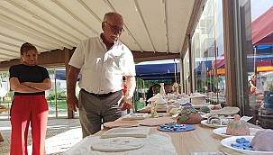 BAŞKAN GÖKHAN, SAĞLIK ÇALIŞANLARININ SERAMİK ATÖLYESİ ÇALIŞMALARINI ZİYARET ETTİ