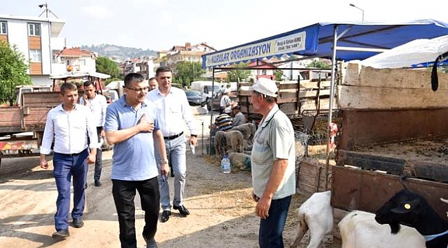 BAŞKAN ÖZ KURBANLIK PAZARINI ZİYARET ETTİ...