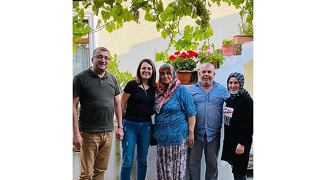 BAŞKAN ÖZ VE EŞİNDEN ÇAT KAPI EV ZİYARETLERİ