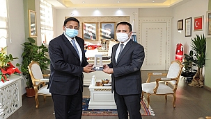 HİNDİSTAN'IN ANKARA BÜYÜKELÇİSİ SANJAY PANDA, VALİ AKTAŞ'I ZİYARET ETTİ