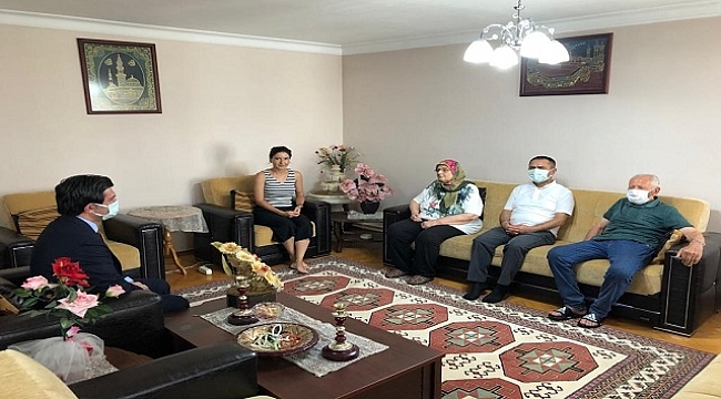 VALİ AKTAŞ'TAN AZİZ ŞEHİTLERİMİZİN VE KAHRAMAN GAZİLERİMİZİN AİLELERİNE ZİYARET..
